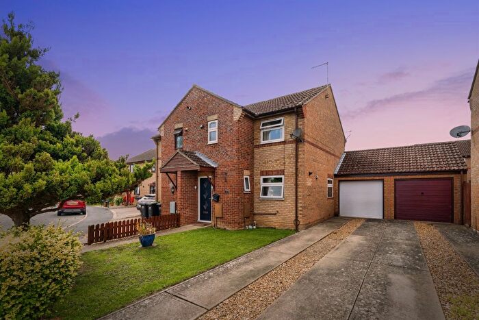3 Bedroom Semi-Detached House For Sale In Peacock Way, Littleport, Ely, CB6