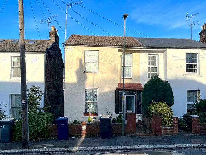 2 Bedroom End Of Terrace House To Rent In Trinity Road, London, N2