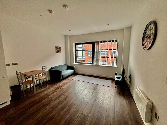 1 Bedroom Apartment For Sale In Pope Street, Birmingham, B1