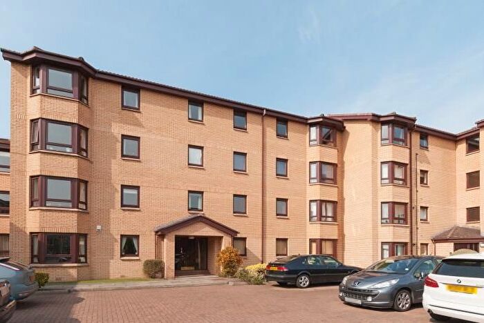 3 Bedroom Flat To Rent In West Powburn, Edinburgh, EH9