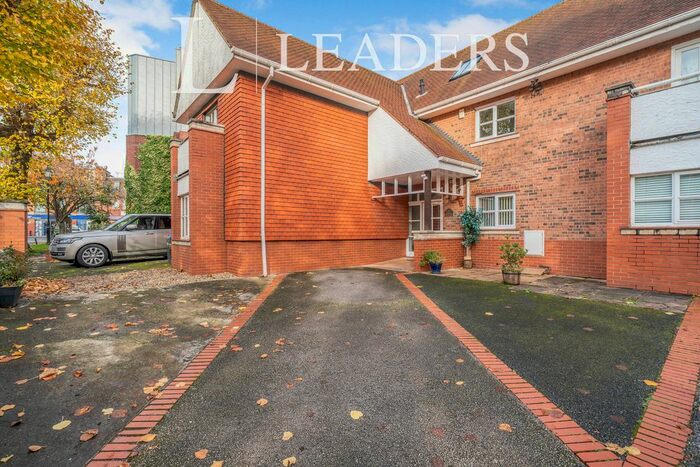 4 Bedroom Town House To Rent In Dee Hills Park, Chester, CH3