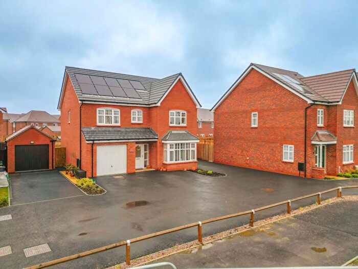 5 Bedroom Detached House For Sale In Crown Lane, Nuneaton, CV11