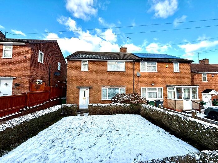 3 Bedroom Semi Detached House For Sale In Ferndale Road, Oldbury, B68