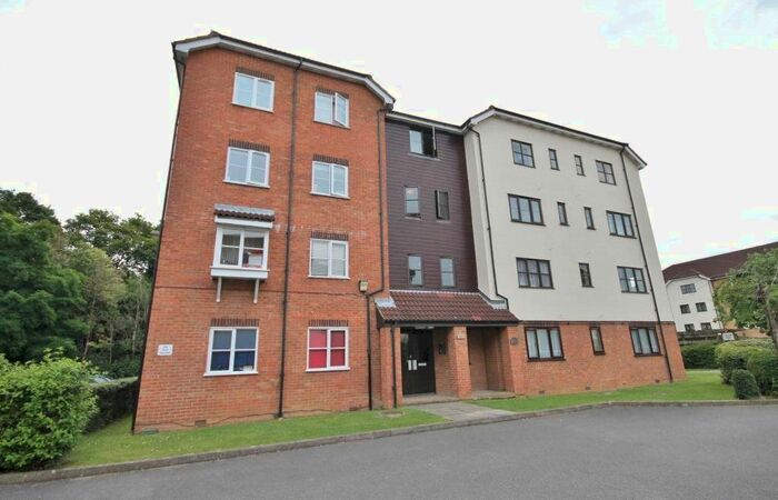 2 Bedroom Flat To Rent In Tylers Court, Vicars Bridge Close, Wembley HA0