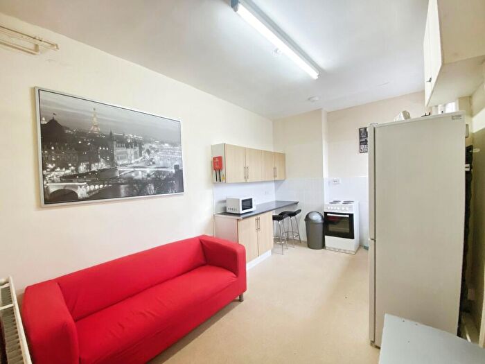 3 Bedroom Apartment To Rent In Elm Grove, Southsea, PO5