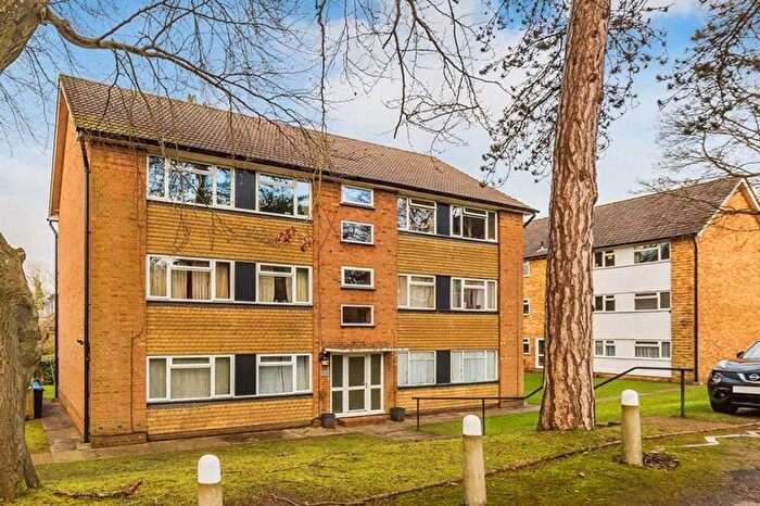 2 Bedroom Flat To Rent In Tupwood Lane, Caterham, CR3