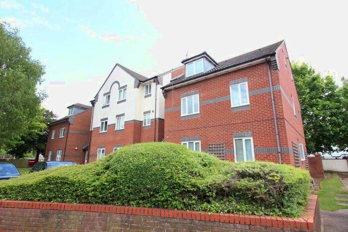 1 Bedroom Flat To Rent In Brambling Close, Bushey, WD23