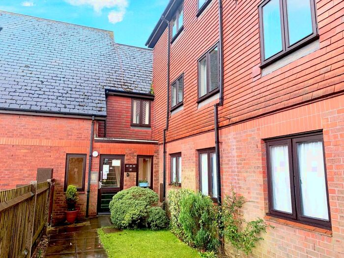 2 Bedroom Apartment To Rent In Cowper Road, Berkhamsted, HP4