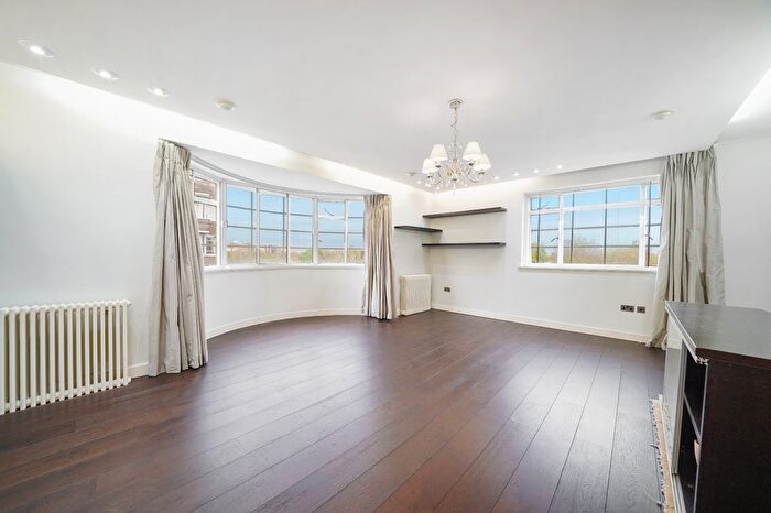 4 Bedroom Flat To Rent In North Gate, Prince Albert Road, NW8