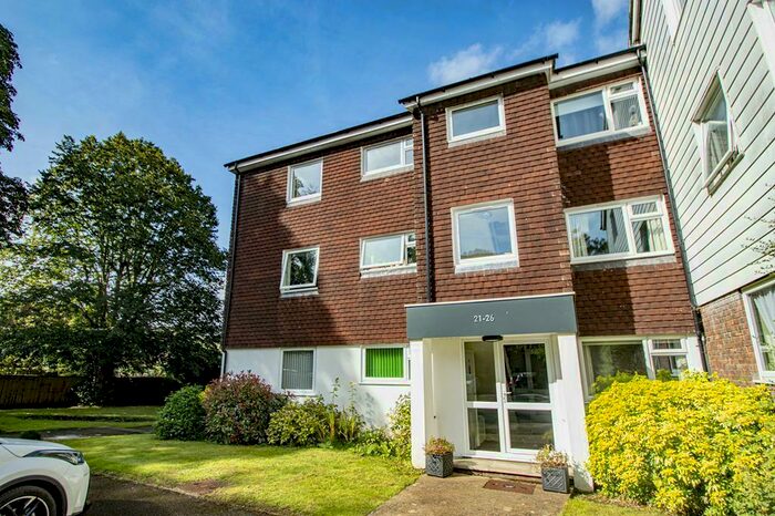 2 Bedroom Apartment To Rent In Cleeve Road, Goring, Reading, Oxfordshire, RG8