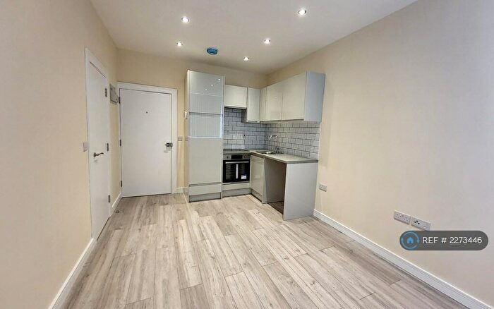1 Bedroom Flat To Rent In Rochdale, Rochdale, OL12