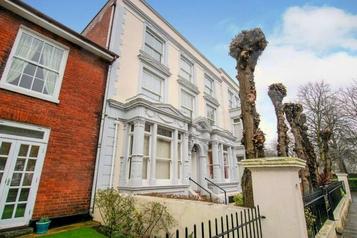 2 Bedroom Flat To Rent In Old Commercial Road, Portsmouth, PO1