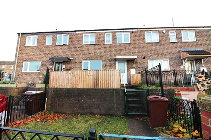 3 Bedroom Semi Detached House To Rent In Chichester Close, Nottingham, NG5