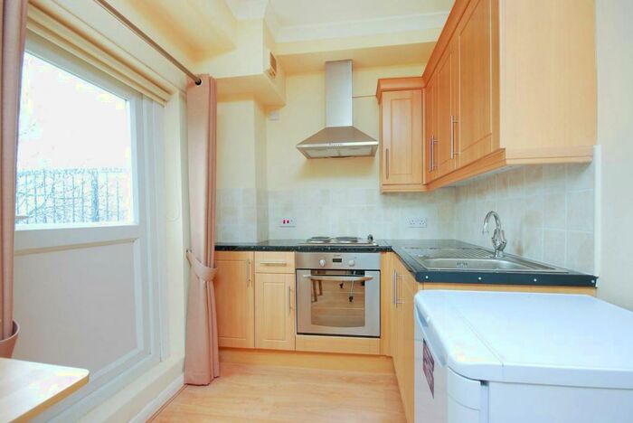 Studio To Rent In Kings Road, Kings Road, London, SW10