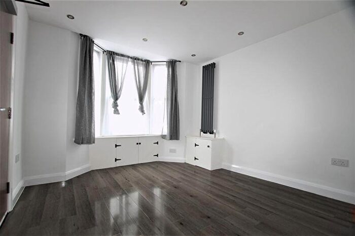 2 Bedroom Apartment To Rent In Modern Bed Apartment With Patio Area- Newcombe Road, NN5