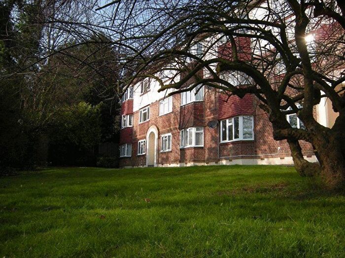 2 Bedroom Flat To Rent In Lynwood Grove, London, N21