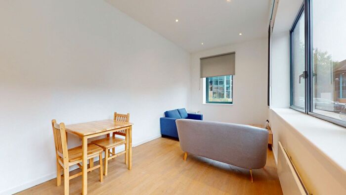 1 Bedroom Flat To Rent In Riverbank Way, Brentford, TW8