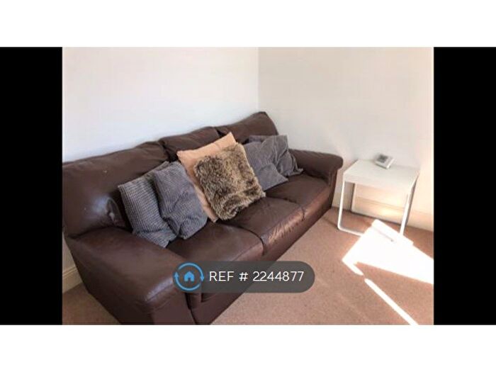 3 Bedroom Maisonette To Rent In Boundary Road, Hove, BN3