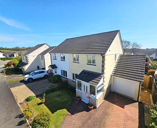 3 Bedroom Semi Detached House For Sale In Courtlands Road, Tavistock, PL19