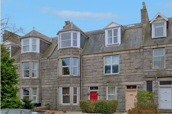 2 Bedroom Flat To Rent In Forest Avenue, First Floor, AB15