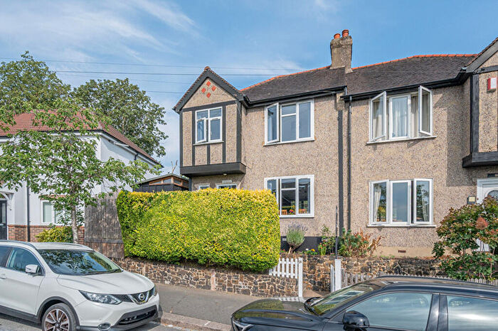 3 Bedroom House For Sale In Wharncliffe Gardens, Upper Norwood, London, SE25