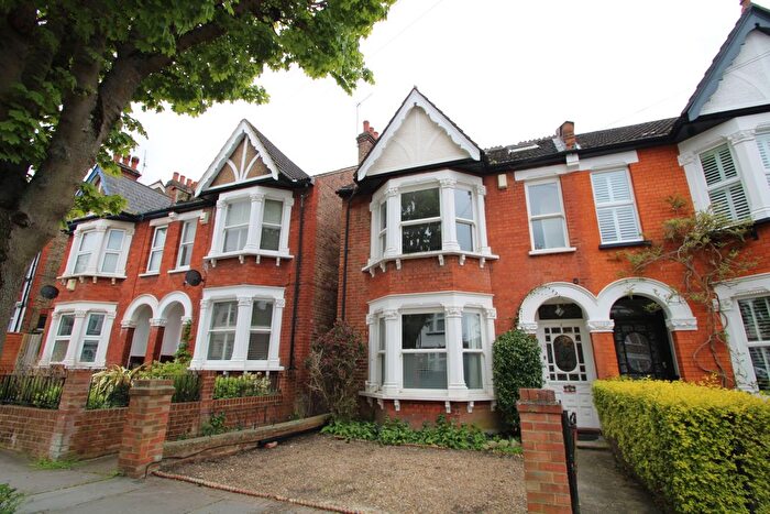 4 Bedroom Property To Rent In Chisholm Road, Croydon, CR0
