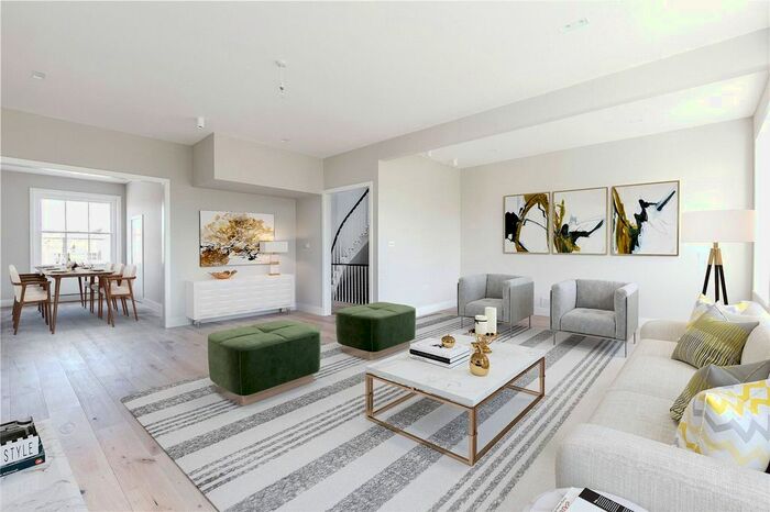 3 Bedroom Flat To Rent In Queens Gate Gardens, South Kensington, London, SW7