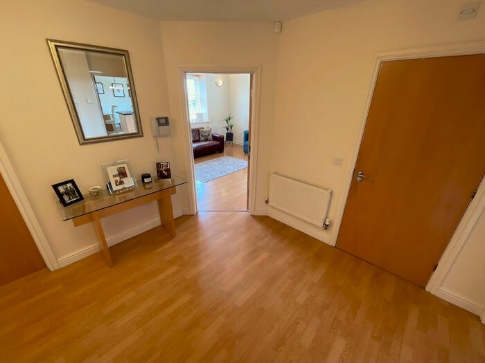 2 Bedroom Flat To Rent In Broadacre Place, Alderley Edge, SK9