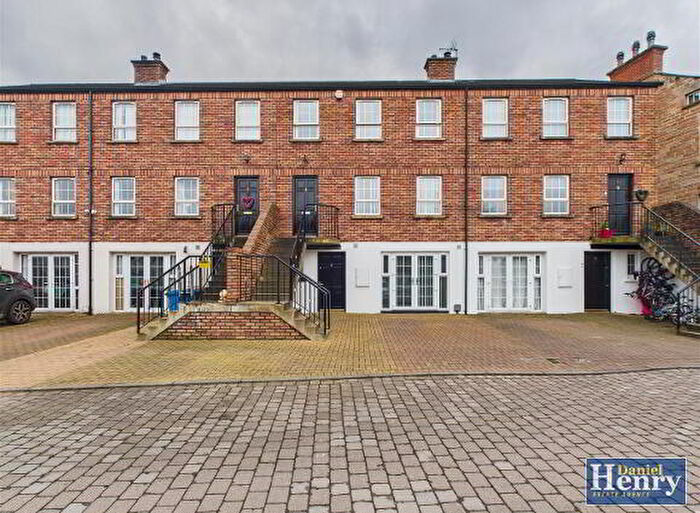 6 Bedroom TownHouse For Sale In Bridgehouse Court, Ballykelly, BT49