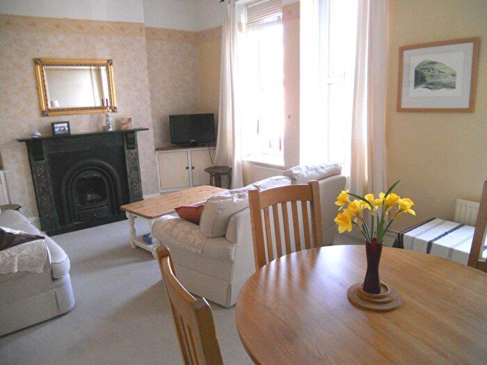 2 Bedroom Flat To Rent In Church Road, Penarth, CF64