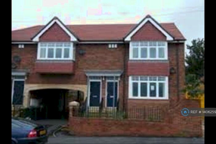 2 Bedroom Flat To Rent In Elswick Road, Newcastle Upon Tyne, NE4