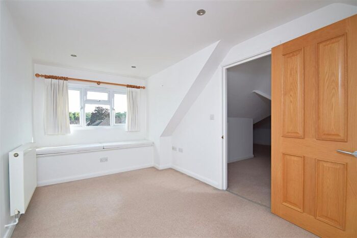 5 Bedroom Semi-Detached House To Rent In Albury Drive, Pinner, HA5