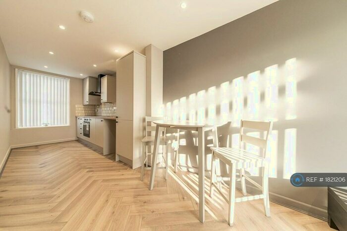 1 Bedroom Flat To Rent In Albert Road, Tamworth, B79