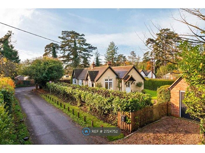 4 Bedroom Bungalow To Rent In The Laurels, Henley-On-Thames, RG9