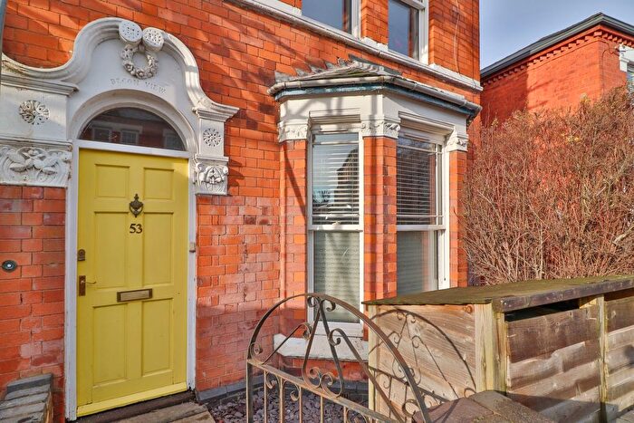 3 Bedroom Semi Detached House For Sale In Woolhope Road, Worcester, WR5