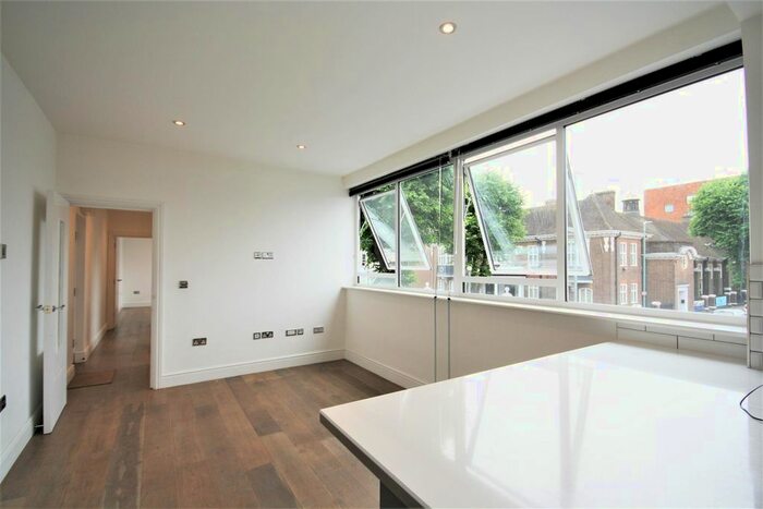2 Bedroom Flat To Rent In Denmark Villas, Hove, BN3