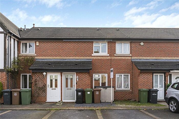 2 Bedroom Terraced House For Sale In Gittens Close, Bromley, BR1