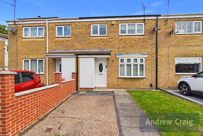 3 Bedroom Terraced House For Sale In Hardyards Court, South Shields, NE34