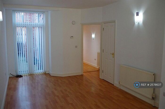 2 Bedroom Flat To Rent In Allen Road, Northampton, NN1