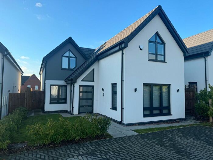 4 Bedroom Detached House For Sale In Harborough Road North, Kingsthorpe, NN2