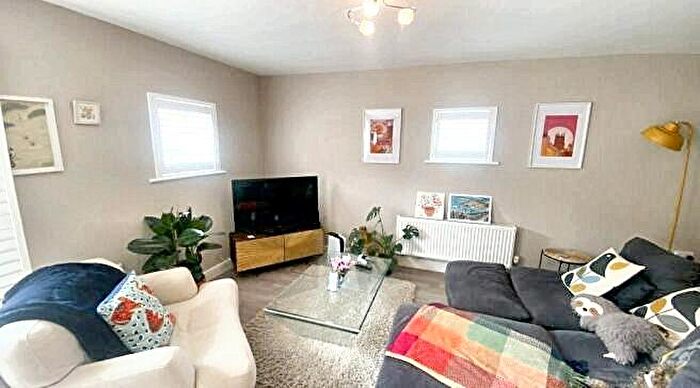 2 Bedroom Flat To Rent In Strathearn Drive, Bristol, BS10