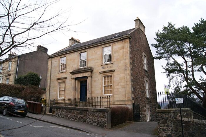 2 Bedroom Flat To Rent In G Irvine Place, Stirling, FK8