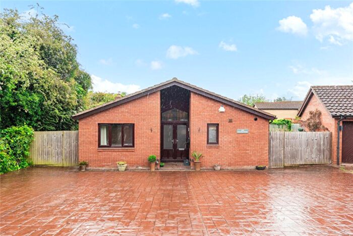 3 Bedroom Bungalow For Sale In Grangewood, East Hunsbury, Northampton, Northamptonshire, NN4