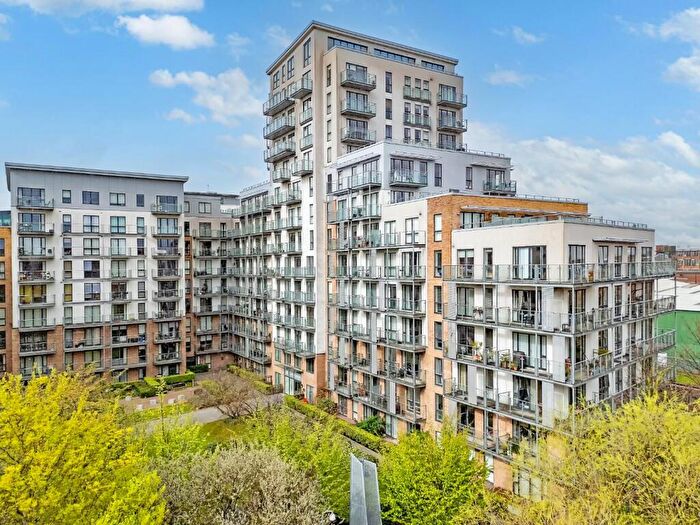 2 Bedroom Apartment To Rent In Seven Sea Gardens, Bow, E3
