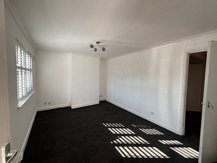 3 Bedroom Town House To Rent In Woodland Drive, North Anston Sheffield, S25
