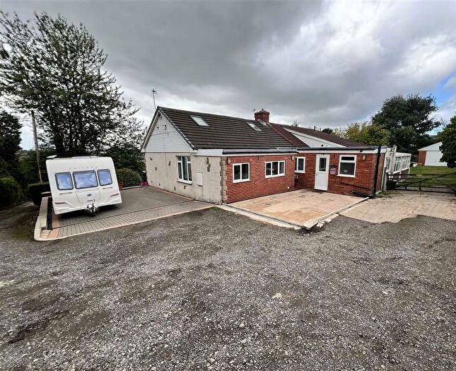 3 Bedroom Semi-Detached Bungalow For Sale In Rock Hill, Glasshoughton, Castleford, WF10
