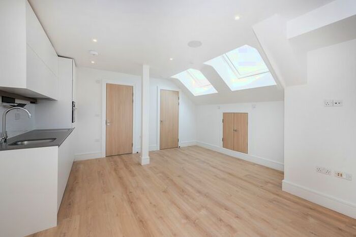 Studio To Rent In Princess Way, Redhill, RH1