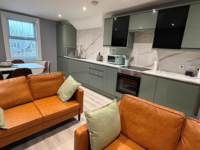 3 Bedroom Flat To Rent In Cheriton Road, Folkestone, CT19