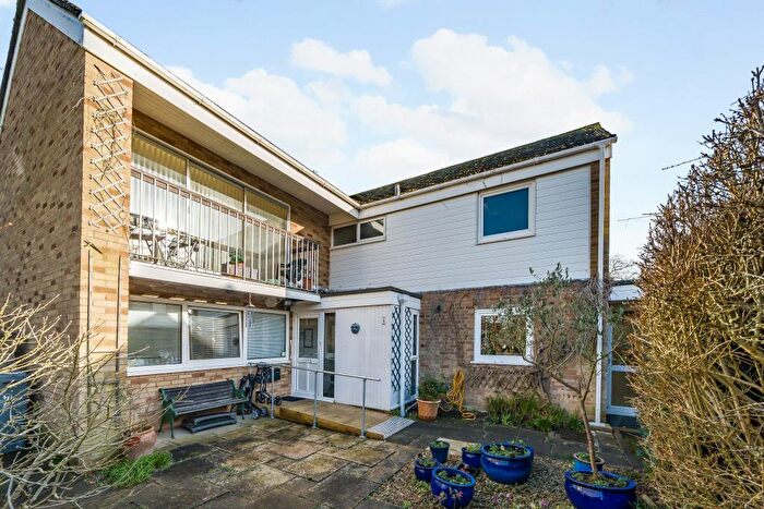 5 Bedroom Link Detached House For Sale In Woodstock, Oxfordshire, OX20