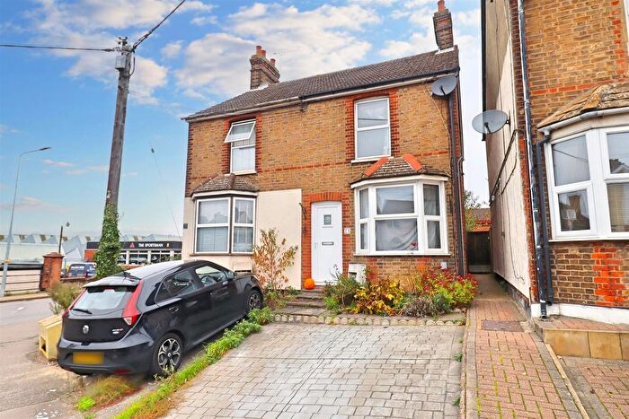 2 Bedroom Semi-Detached House To Rent In Chapel Hill, Braintree, CM7